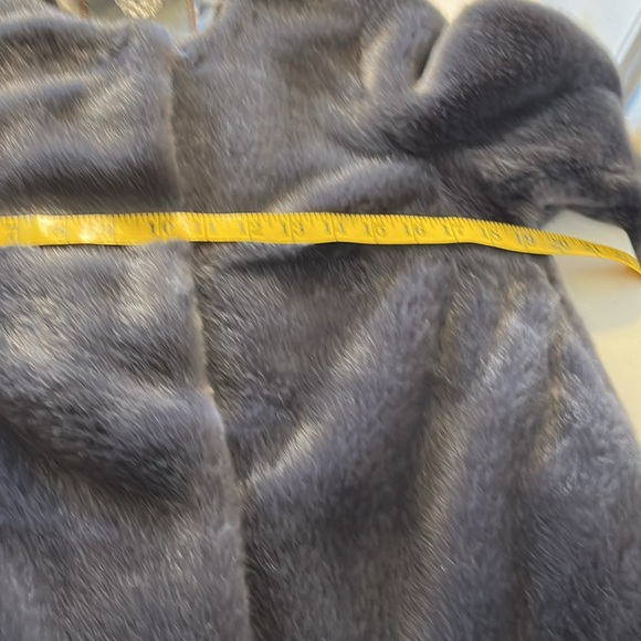 Vince Camuto faux fur jacket size small colour aubergine - Picture 5 of 12